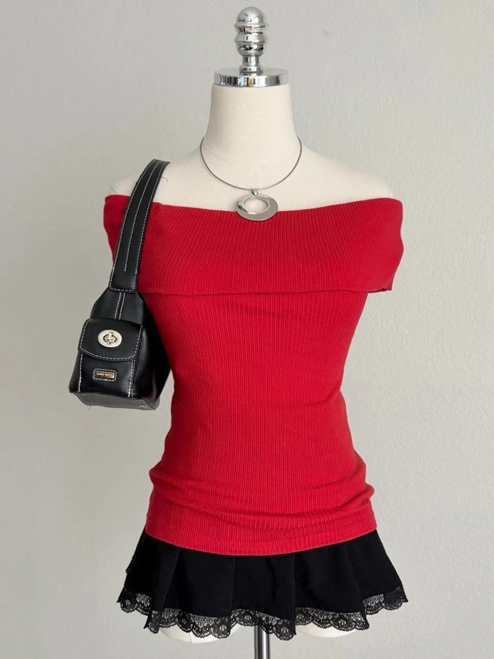 Off-Shoulder Ribbed Red Women’s Top - Picture 2 of 6